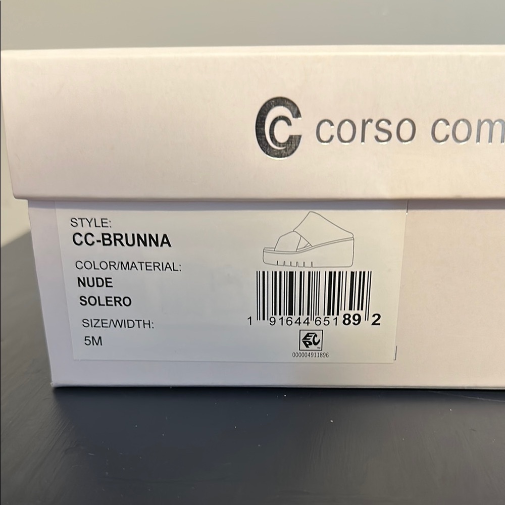 Corso Como Women's Cream Slide Sandals - Picture 6 of 6